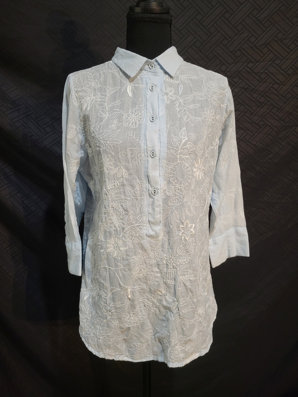 Gretchen Scott Light Blue Embroidered Longsleeve Buttondown Size S
